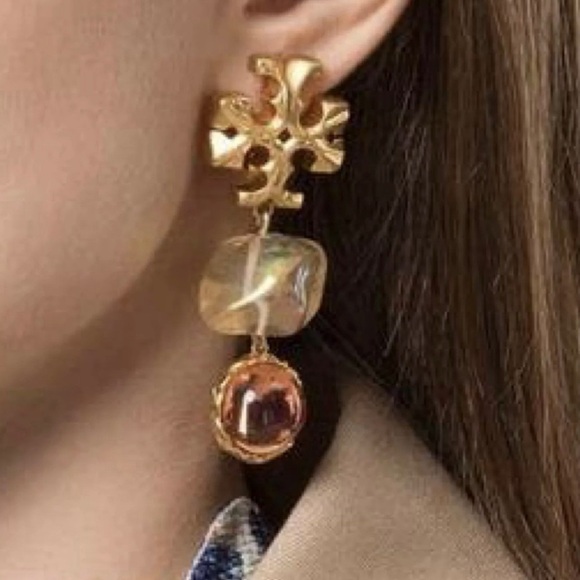 Designers Brands For Customers That Love To Wear Casual and Elegant Accessories; main image 14